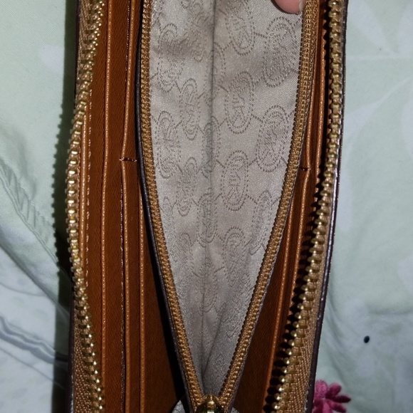 Michael Kors Zip Around Wallet - Picture 6 of 7